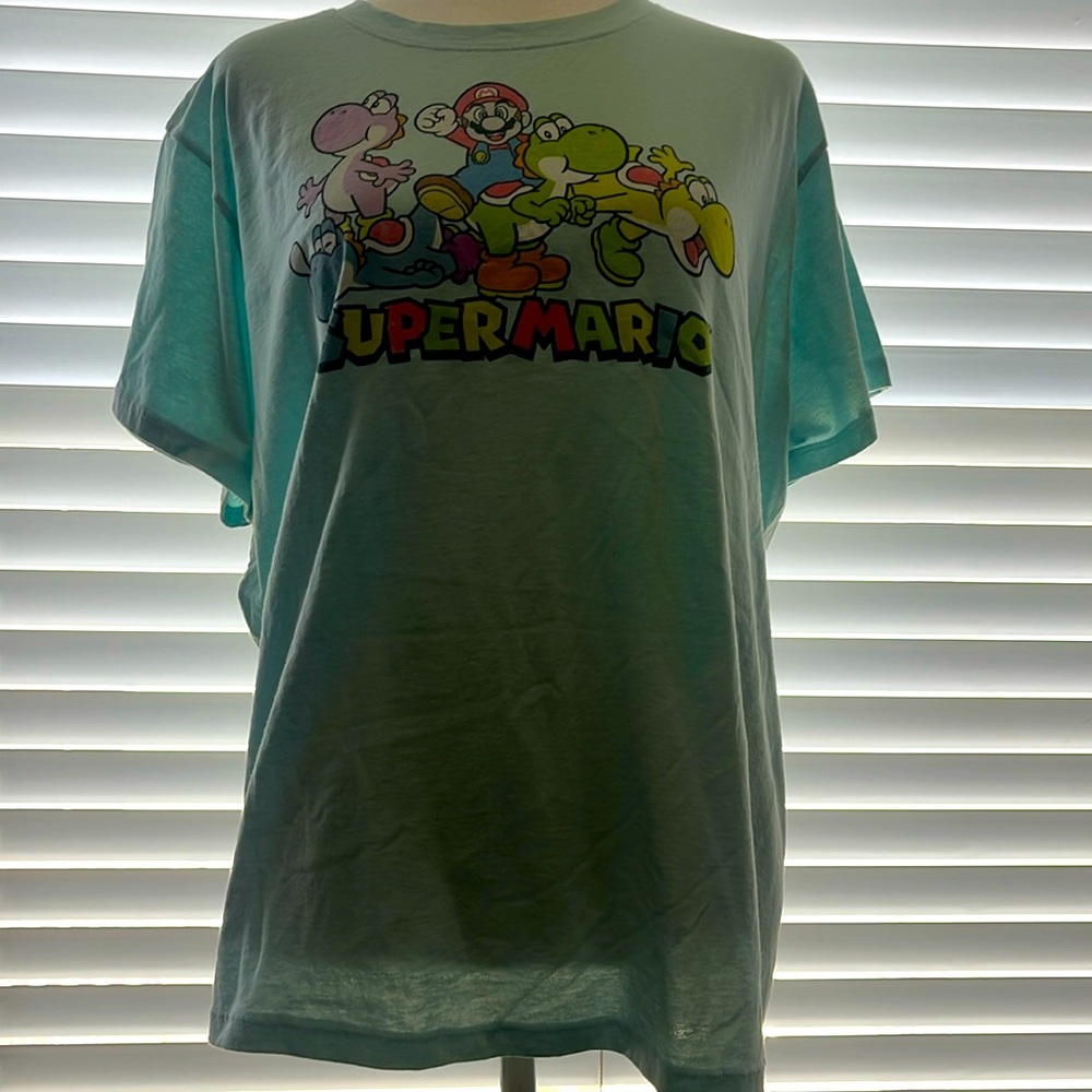 SUPER MARIO
2XL shirt